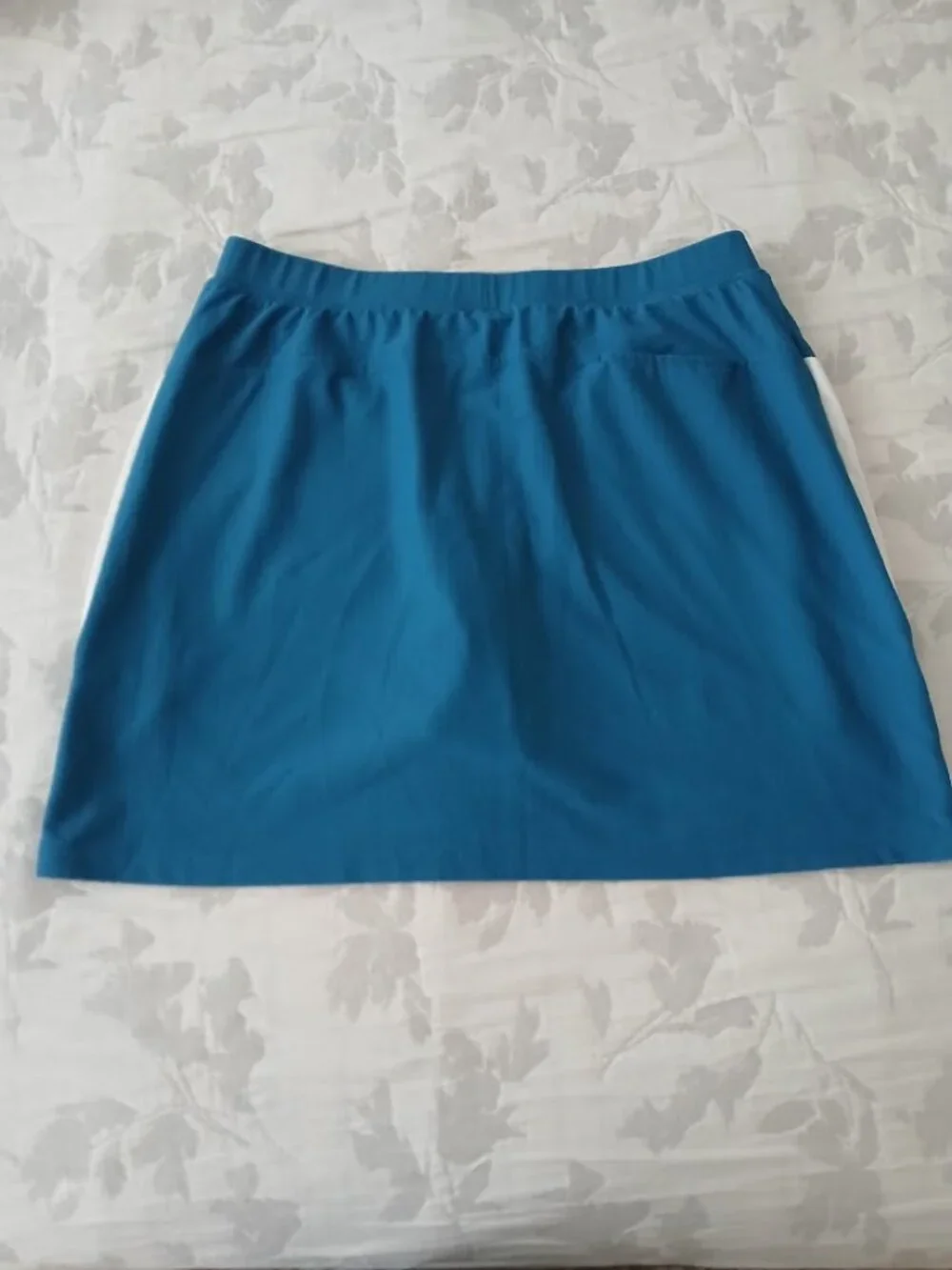 IZOD Teal Golf Skirt with under shorts - M